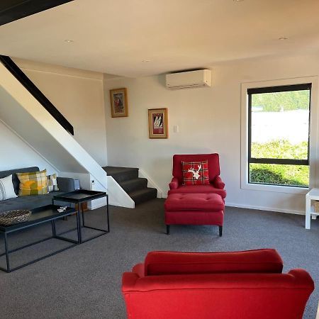 Views On Parry - Lake Hawea Holiday Home Bagian luar foto