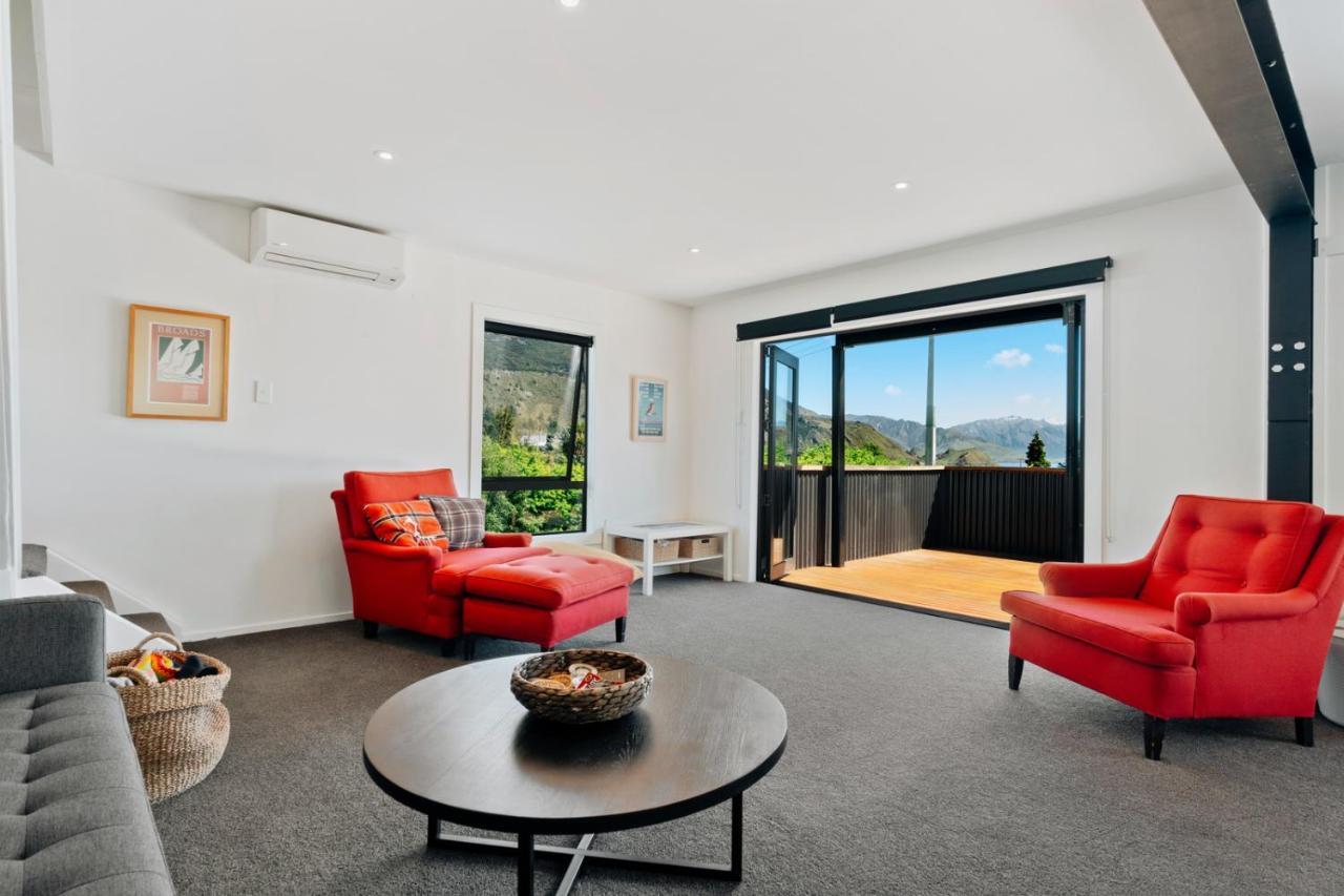 Views On Parry - Lake Hawea Holiday Home Bagian luar foto