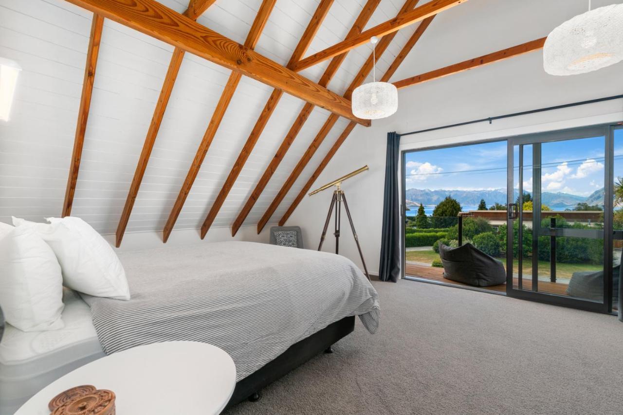 Views On Parry - Lake Hawea Holiday Home Bagian luar foto